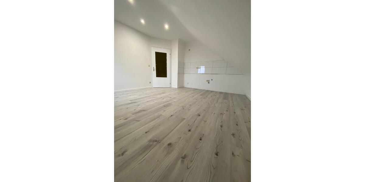 Dachgeschoßwohnung Riegelsberg - 2 Zimmer, 75 m&sup2;, 550&euro; | Angebot:25958792