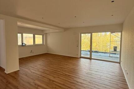 Wohnung Saarlouis - 2 Zimmer, 77 m&sup2;, 850&euro; | Angebot:25838097