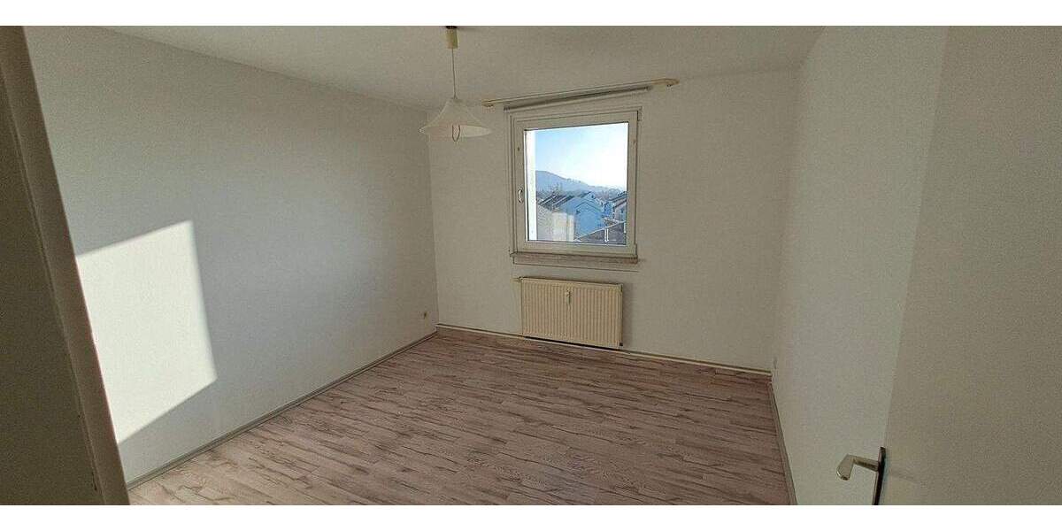 Etagenwohnung Saarlouis Steinrausch - 5 Zimmer, 110 m&sup2;, 189.000&euro; | Angebot:25717551