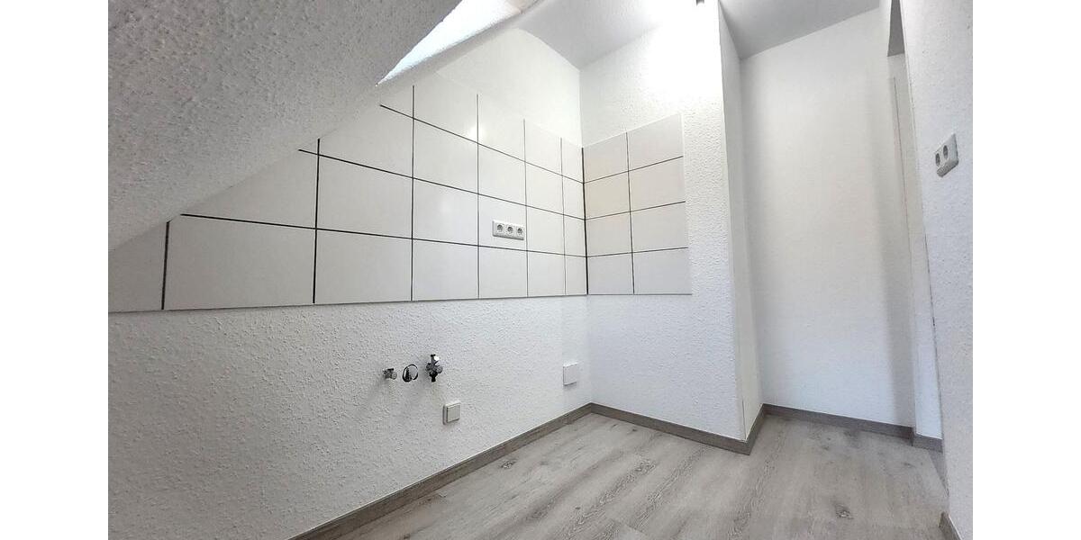 Dachgeschoßwohnung Saarbrücken Eschberg - 2.5 Zimmer, 51 m&sup2;, 560&euro; | Angebot:25840287