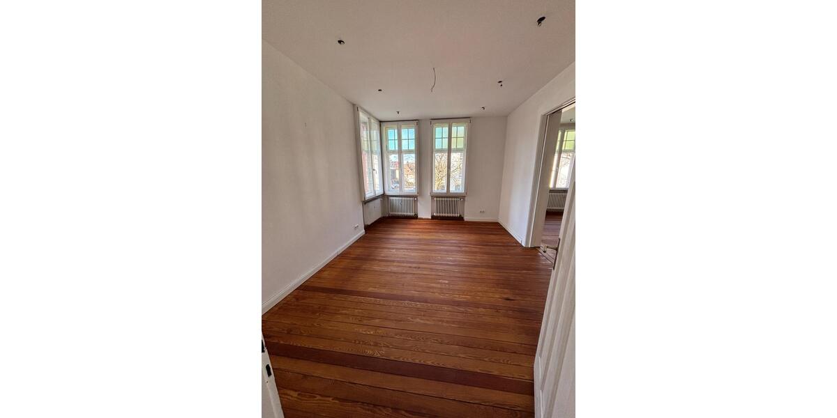 Etagenwohnung Neunkirchen - 5 Zimmer, 132 m&sup2;, 1.100&euro; | Angebot:25476139