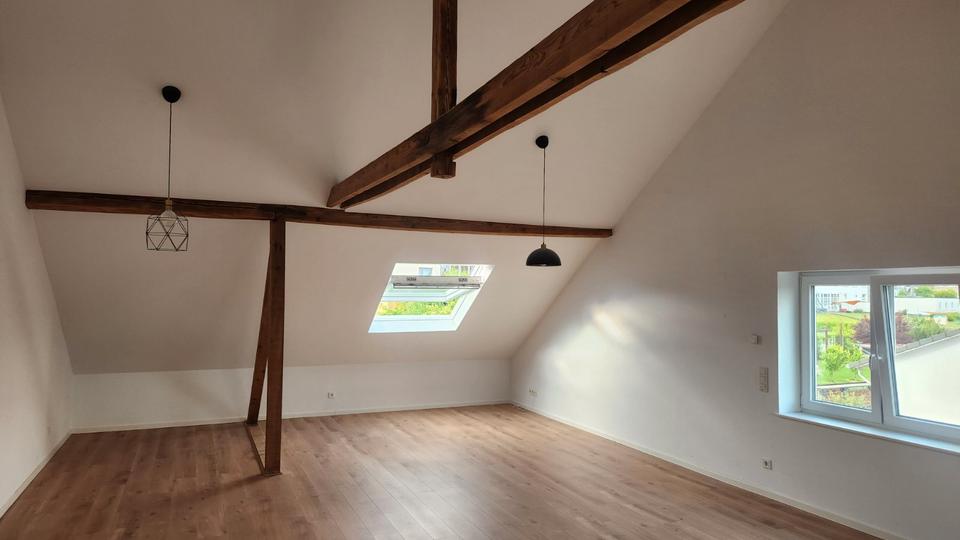 Dachgeschoßwohnung Völklingen - 2.5 Zimmer, 104 m&sup2;, 750&euro; | Angebot:26652037