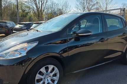 Peugeot 208 99.900 km 5.999 &euro; Saarlouis 66740