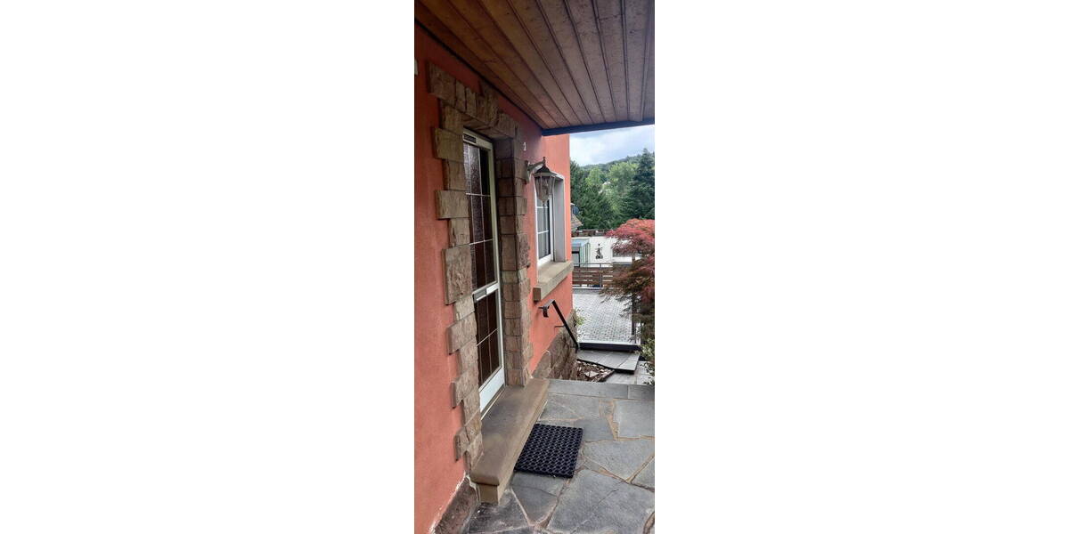 Einfamilienhaus Saarbrücken Dudweiler - 8 Zimmer, 216 m&sup2;, 340.000&euro; | Angebot:25728348