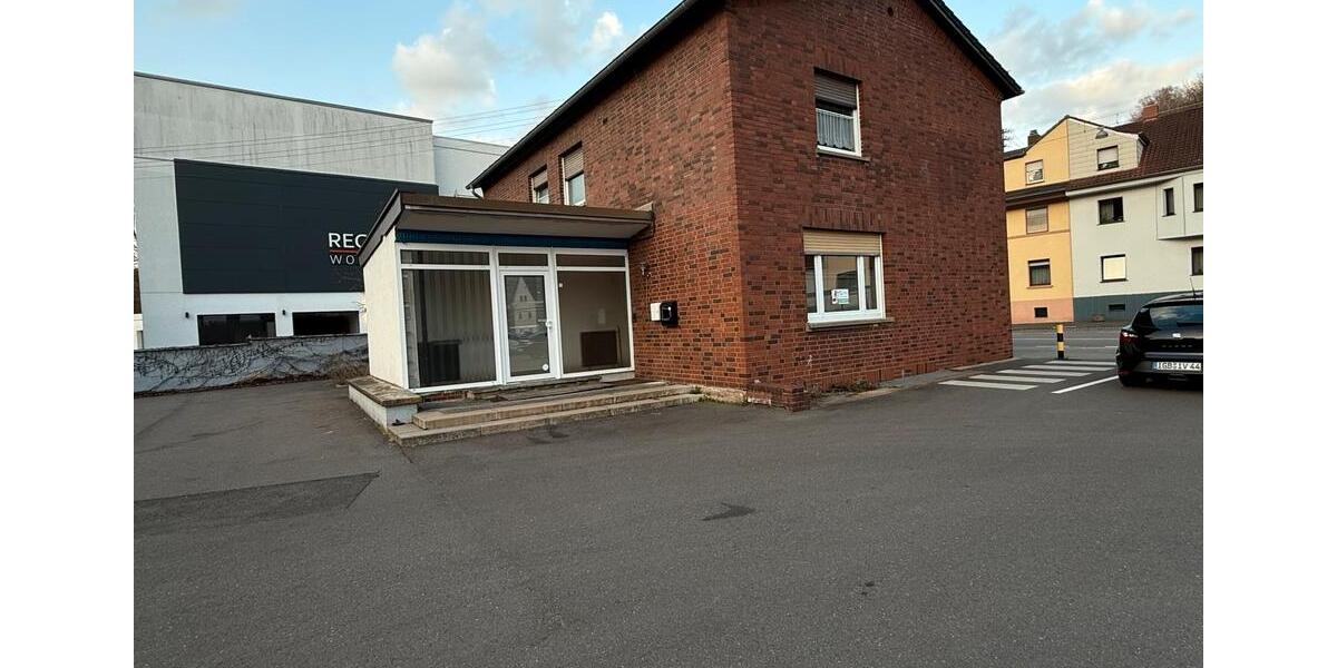 Etagenwohnung Saarbrücken Neue Bremm - 4 Zimmer, 160 m&sup2;, 2.500&euro; | Angebot:26024084