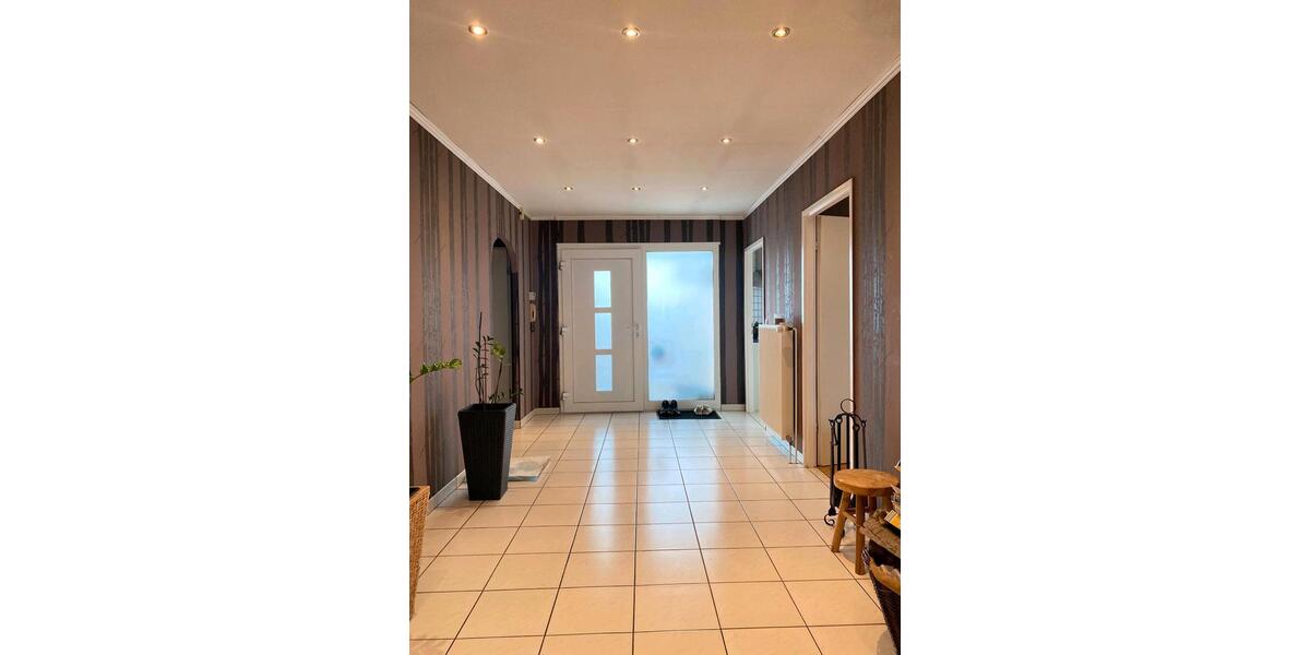 Etagenwohnung Neunkirchen - 5 Zimmer, 200 m&sup2;, 220.000&euro; | Angebot:25841499