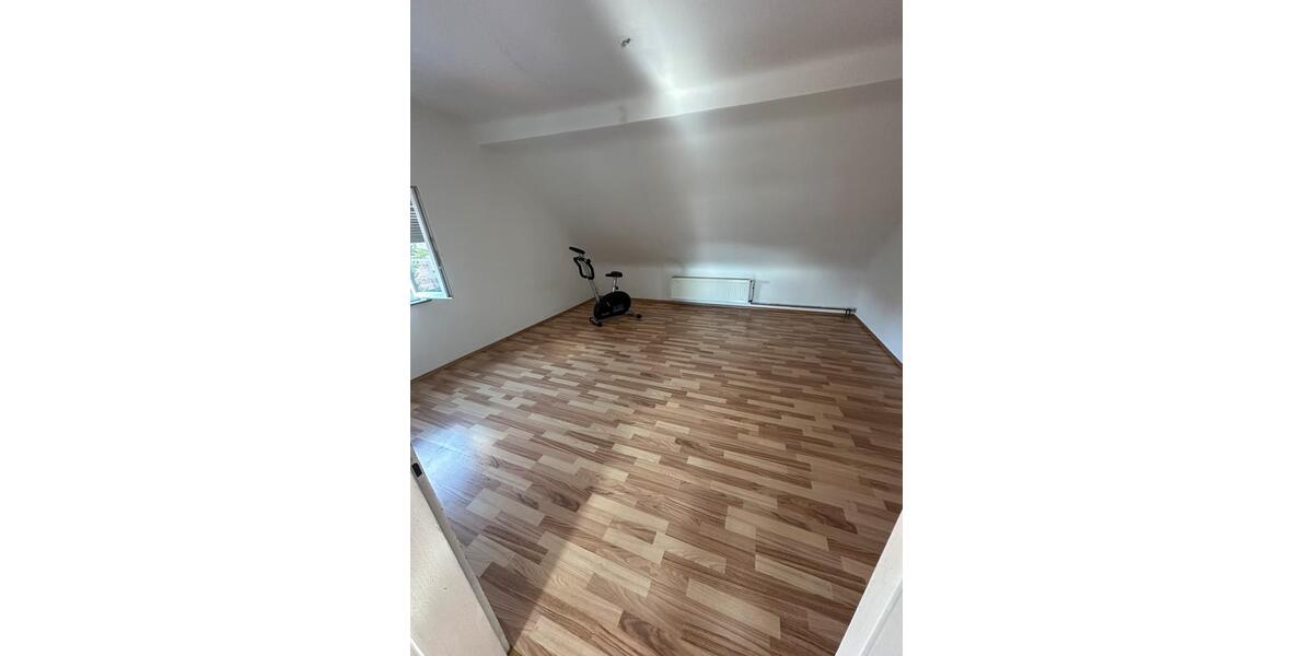 Dachgeschoßwohnung Dillingen (Saar) - 3 Zimmer, 80 m&sup2;, 500&euro; | Angebot:25790941