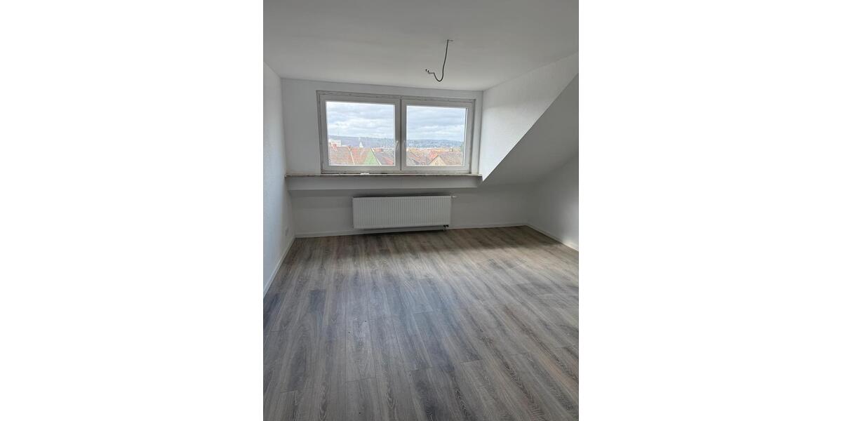 Dachgeschoßwohnung Saarbrücken West - 3 Zimmer, 75 m&sup2;, 800&euro; | Angebot:25636257
