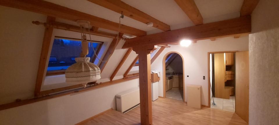 Dachgeschoßwohnung Blieskastel - 4.5 Zimmer, 120 m&sup2;, 800&euro; | Angebot:26665692