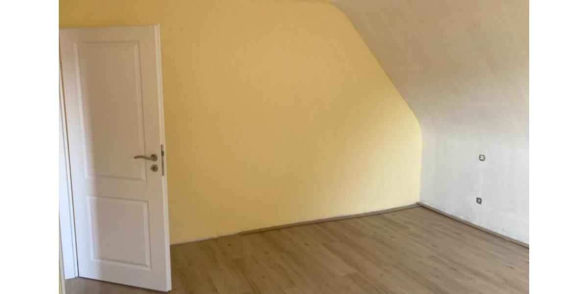 Dachgeschoßwohnung Spiesen-Elversberg Elversberg - 2 Zimmer, 60 m&sup2;, 450&euro; | Angebot:25294835
