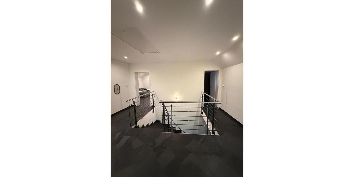 Doppelhaushälfte Eppelborn - 6 Zimmer, 230 m&sup2;, 1.700&euro; | Angebot:25397379