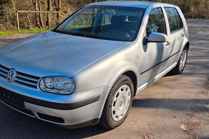 VW Golf 133.000 km 2.590 &euro; Völklingen 66333