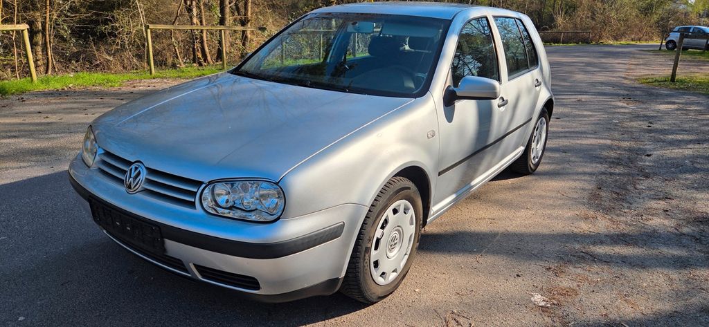 VW Golf 133.000 km 2.590 &euro; Völklingen 66333