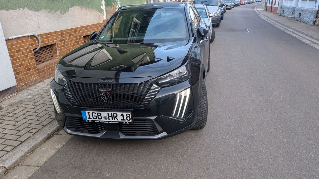 Peugeot 2008 18.000 km 18.999 &euro; Sankt Ingbert 66386