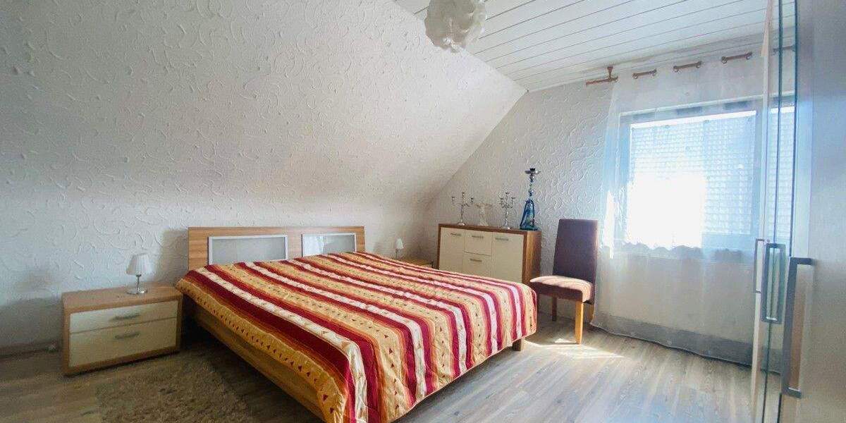 Mehrfamilienhaus, Wohnhaus Püttlingen / Köllerbach Köllerbach - 9 Zimmer, 200 m&sup2;, 240.000&euro; | Angebot:25769639