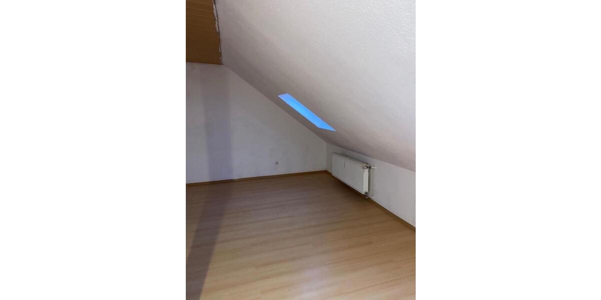 Dachgeschoßwohnung Quierschied - 1 Zimmer, 120 m&sup2;, 480&euro; | Angebot:26480101