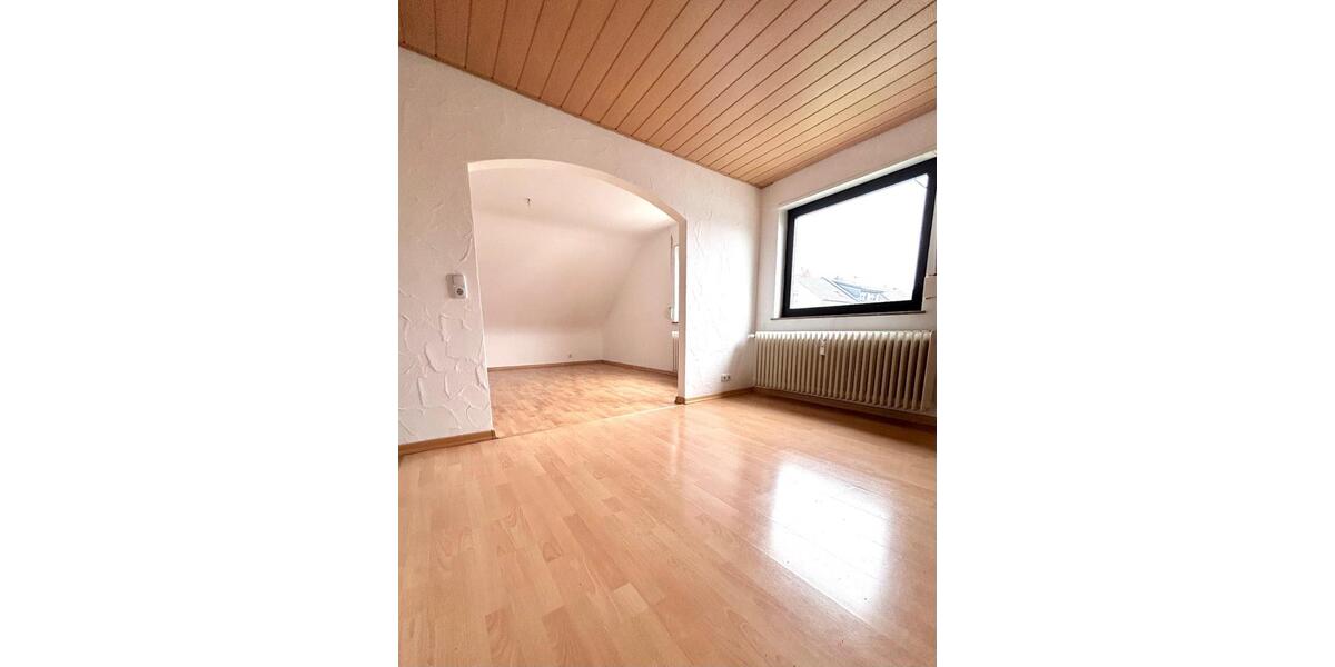 Dachgeschoßwohnung Illingen - 3 Zimmer, 65 m&sup2;, 700&euro; | Angebot:25936880