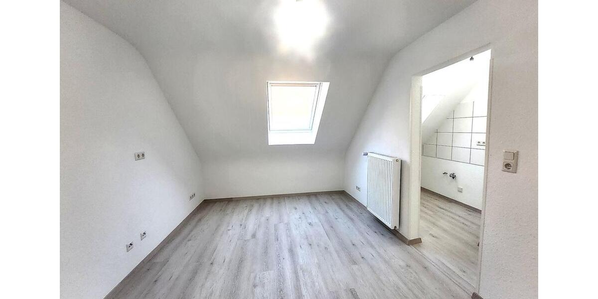 Dachgeschoßwohnung Saarbrücken Eschberg - 2.5 Zimmer, 51 m&sup2;, 560&euro; | Angebot:25840287