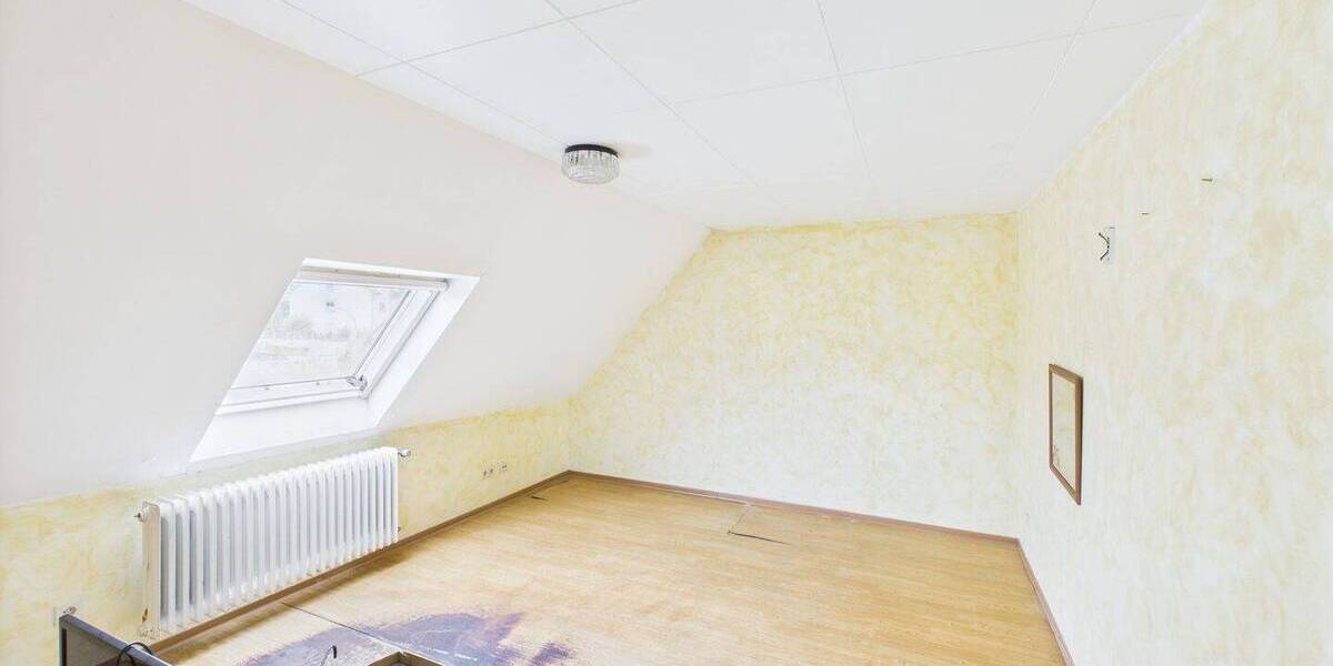 Einfamilienhaus Saarbrücken Klarenthal - 1 Zimmer, 278 m&sup2;, 170.000&euro; | Angebot:25687197