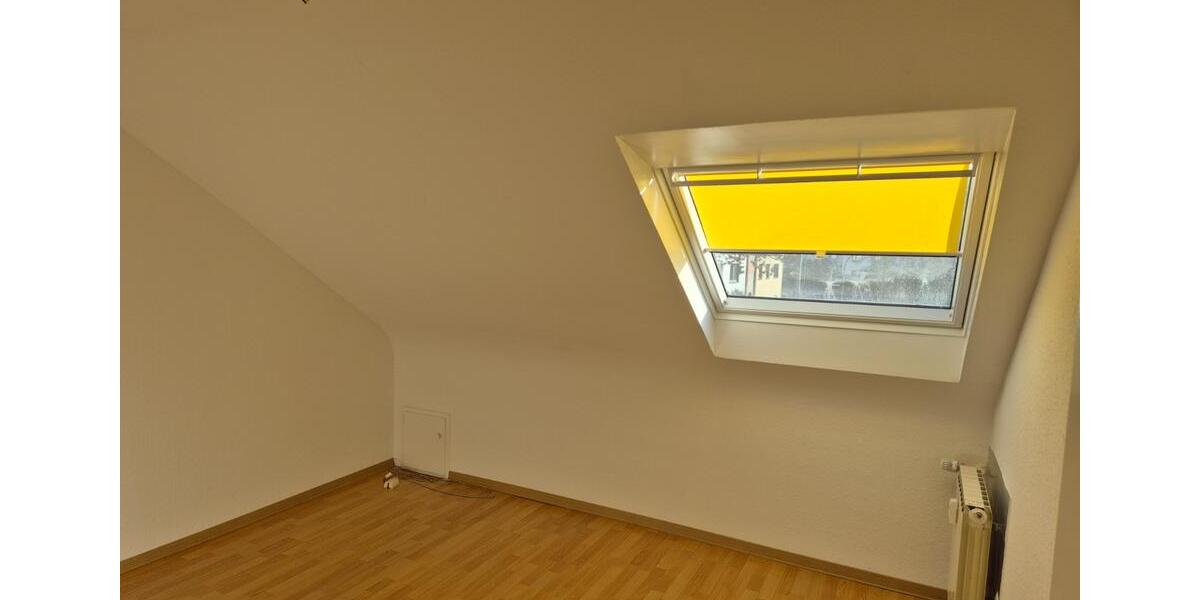 Etagenwohnung Saarbrücken West - 6 Zimmer, 120 m&sup2;, 1.000&euro; | Angebot:25307885