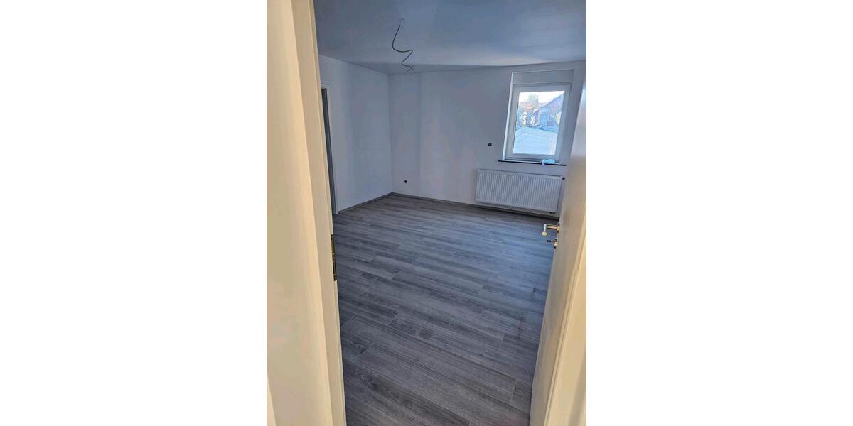 Etagenwohnung Neunkirchen - 5 Zimmer, 120 m&sup2;, 950&euro; | Angebot:25539818