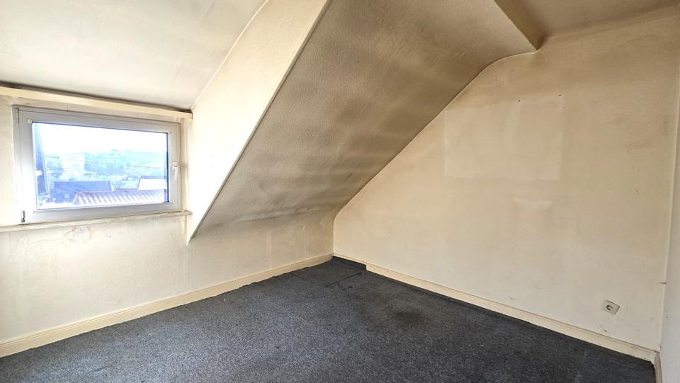 Reihenhaus Saarbrücken Dudweiler - 5 Zimmer, 110 m&sup2;, 100.000&euro; | Angebot:25232701