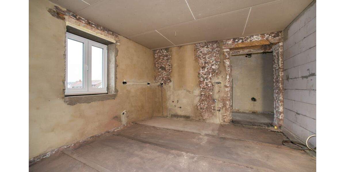 Mehrfamilienhaus, Wohnhaus Illingen / Uchtelfangen Uchtelfangen - 4 Zimmer, 118 m&sup2;, 210.000&euro; | Angebot:25799965