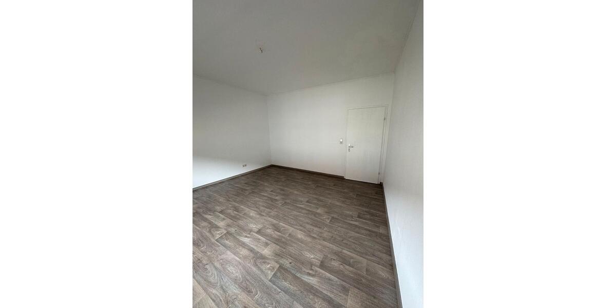 Etagenwohnung Saarbrücken Neue Bremm - 3 Zimmer, 75 m&sup2;, 600&euro; | Angebot:26662954