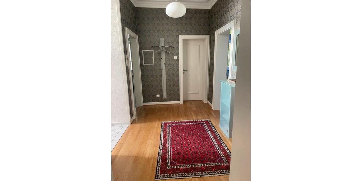 Villa Völklingen - 10 Zimmer, 252 m&sup2;, 548.000&euro; | Angebot:24673381