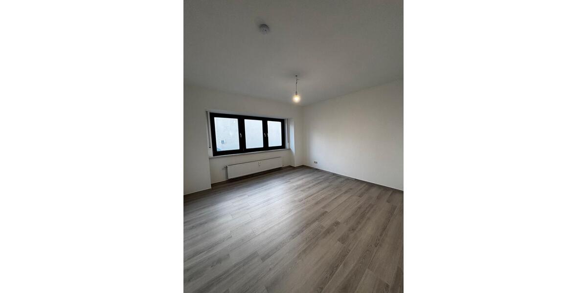 Erdgeschoßwohnung Saarlouis - 4 Zimmer, 100 m&sup2;, 860&euro; | Angebot:25712645