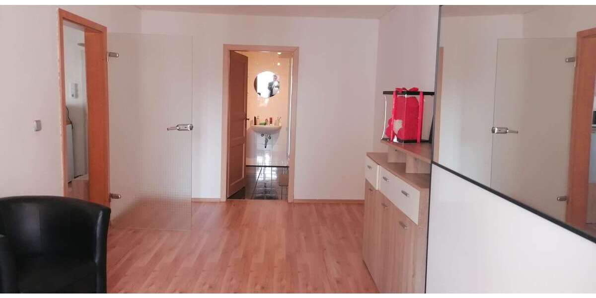 Einfamilienhaus Sankt Ingbert - 11 Zimmer, 280 m&sup2;, 280.000&euro; | Angebot:26854102
