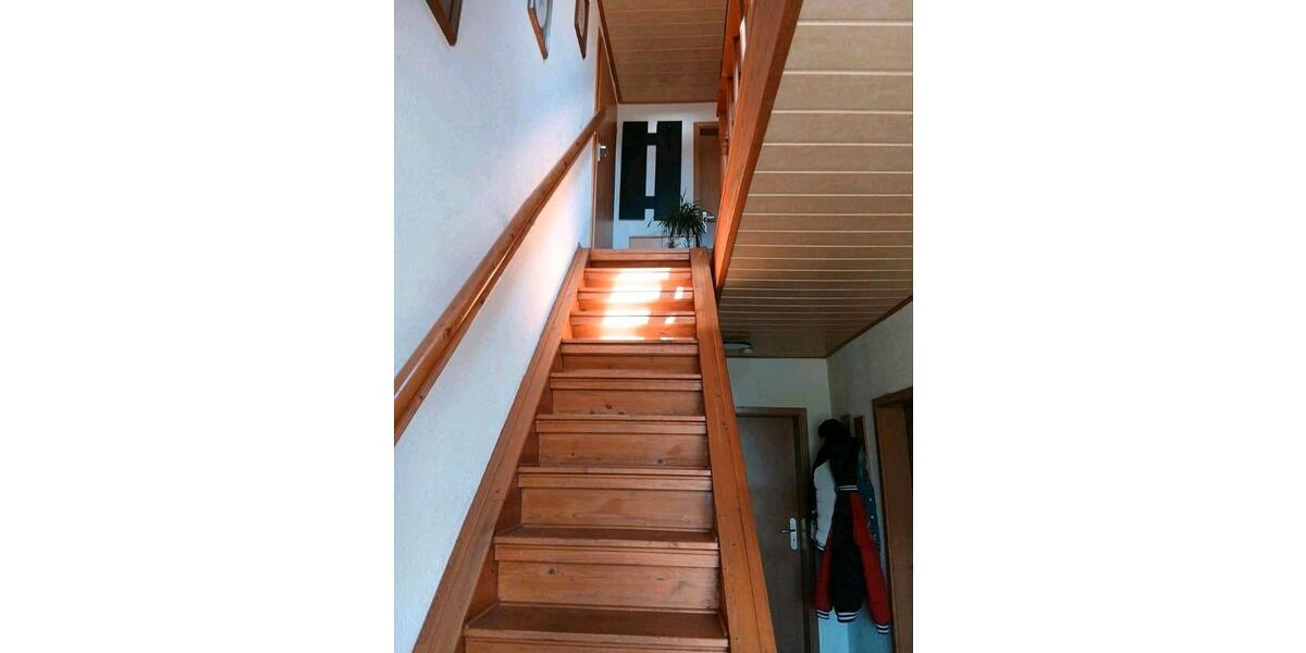 Einfamilienhaus Schiffweiler - 7 Zimmer, 180 m&sup2;, 310.000&euro; | Angebot:26522720