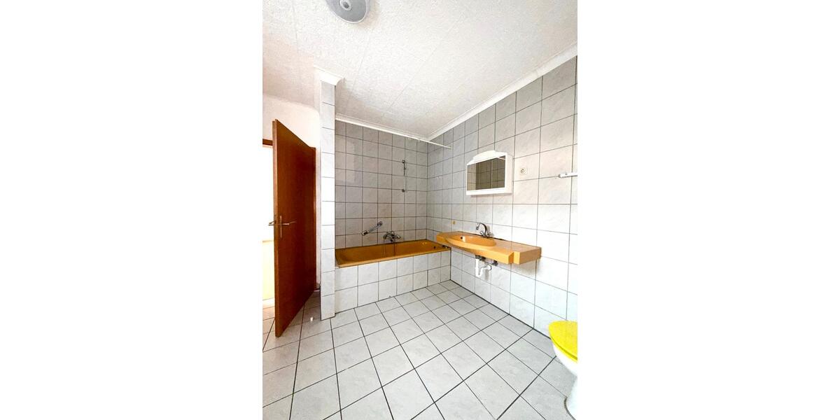 Etagenwohnung Saarlouis - 1 Zimmer, 98 m&sup2;, 690&euro; | Angebot:25838092