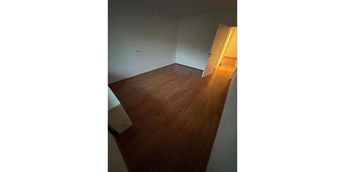 Etagenwohnung Saarlouis - 5 Zimmer, 110 m&sup2;, 1.050&euro; | Angebot:24127061