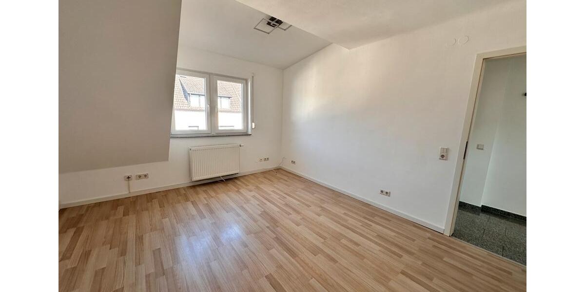 Dachgeschoßwohnung Dillingen (Saar) - 2 Zimmer, 20 m&sup2;, 390&euro; | Angebot:25539832