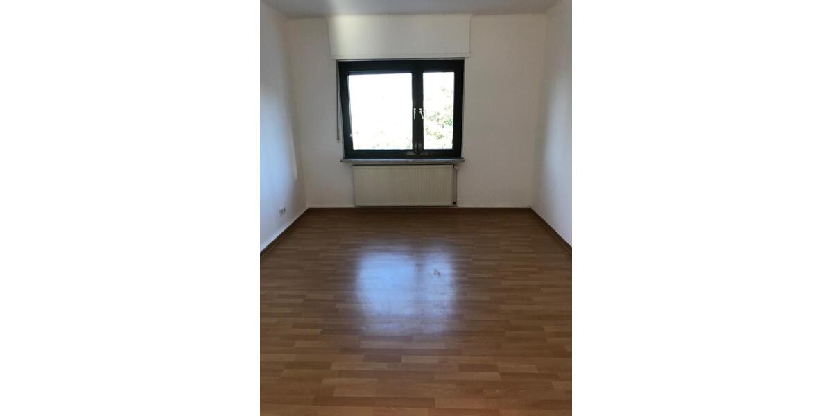 Etagenwohnung Saarbrücken Malstatt - 4 Zimmer, 90 m&sup2;, 680&euro; | Angebot:25422125