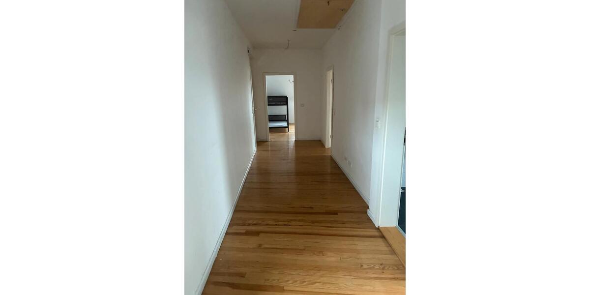 Dachgeschoßwohnung Saarbrücken - 3 Zimmer, 82 m&sup2;, 620&euro; | Angebot:25566479