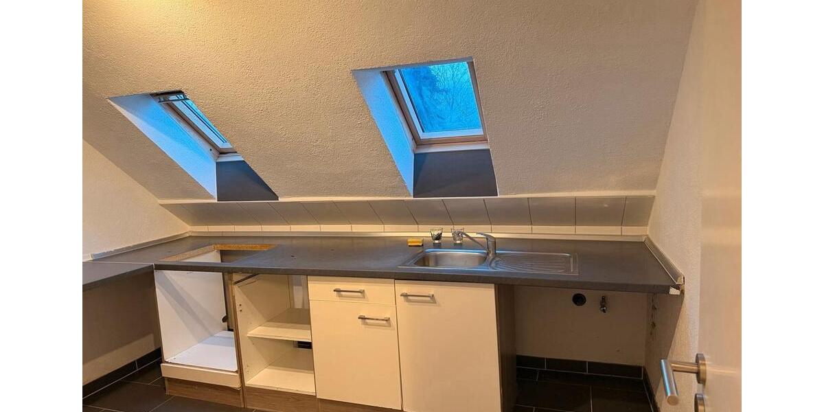 Dachgeschoßwohnung Püttlingen - 3 Zimmer, 100 m&sup2;, 750&euro; | Angebot:24839786