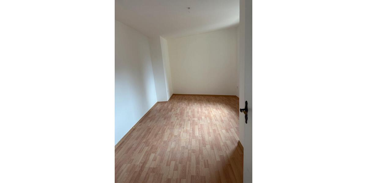 Etagenwohnung Saarbrücken - 3 Zimmer, 81 m&sup2;, 800&euro; | Angebot:26675829