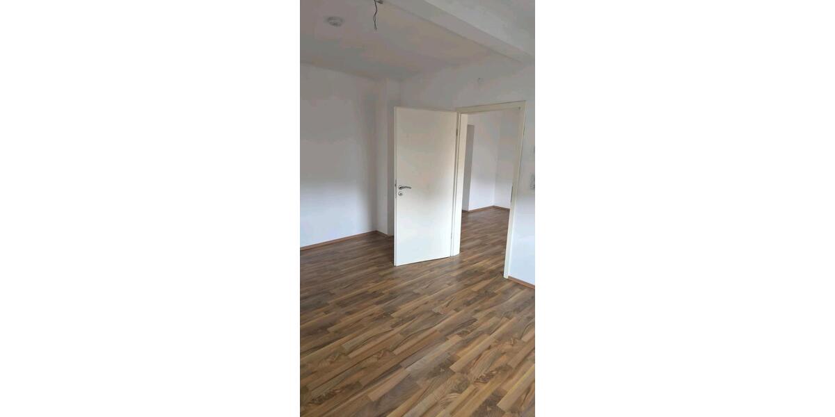 Dachgeschoßwohnung Völklingen - 3 Zimmer, 50 m&sup2;, 475&euro; | Angebot:25895212