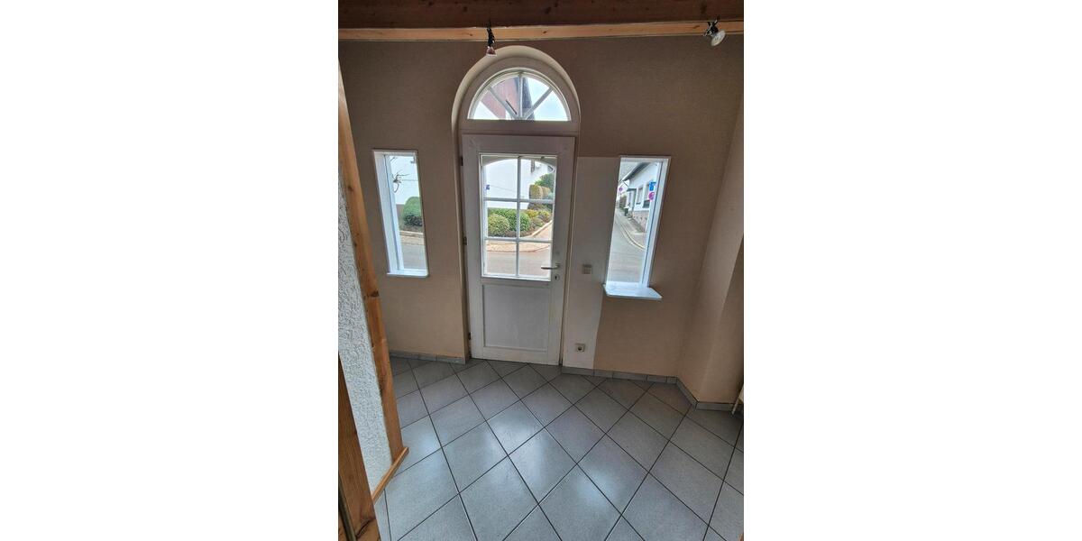 Etagenwohnung Homburg - 4 Zimmer, 85 m&sup2;, 750&euro; | Angebot:25936877