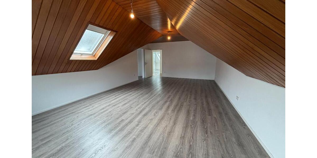 Dachgeschoßwohnung Heusweiler - 4 Zimmer, 78 m&sup2;, 640&euro; | Angebot:26558304