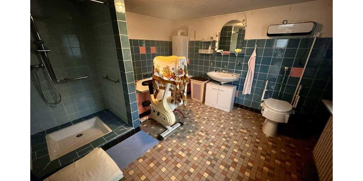 Einfamilienhaus Illingen - 7 Zimmer, 105 m&sup2;, 155.000&euro; | Angebot:25801738