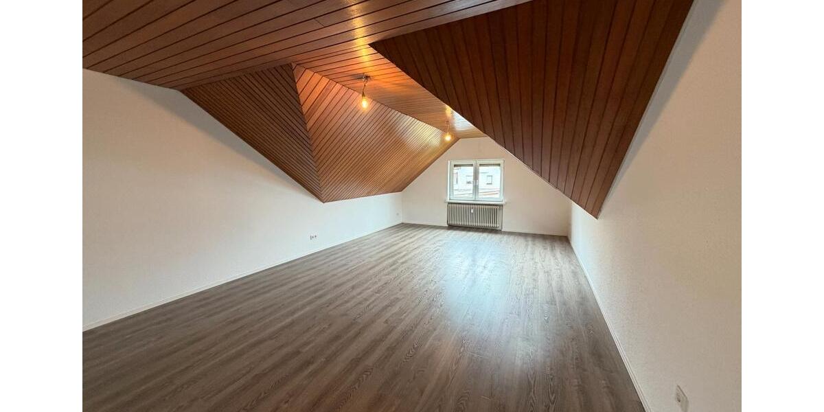 Dachgeschoßwohnung Heusweiler - 4 Zimmer, 78 m&sup2;, 640&euro; | Angebot:26558304