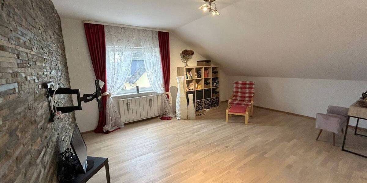 Etagenwohnung Völklingen / Fürstenhausen Fürstenhausen - 5 Zimmer, 116 m&sup2;, 225.000&euro; | Angebot:25928119
