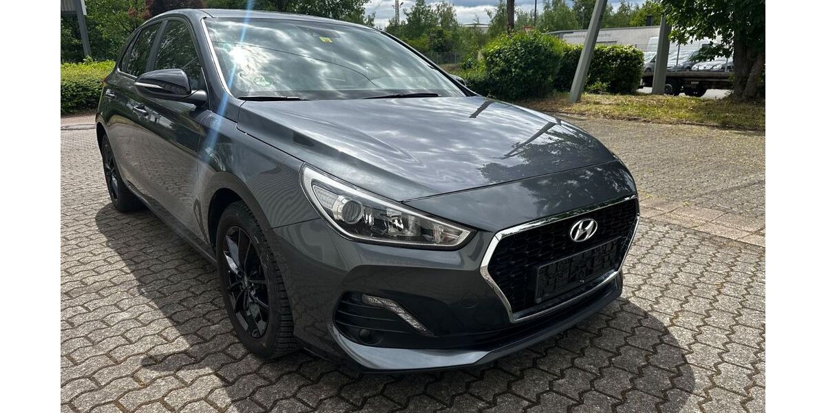 Hyundai i30 75.000 km 9.990 &euro; Saarlouis 66740