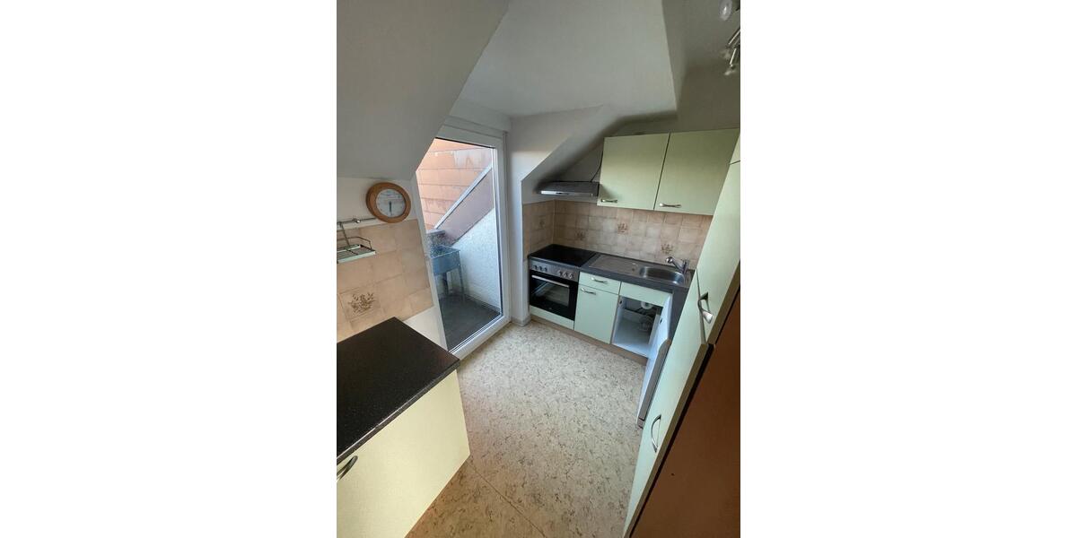 Dachgeschoßwohnung Homburg - 3 Zimmer, 63 m&sup2;, 1.100&euro; | Angebot:25968190