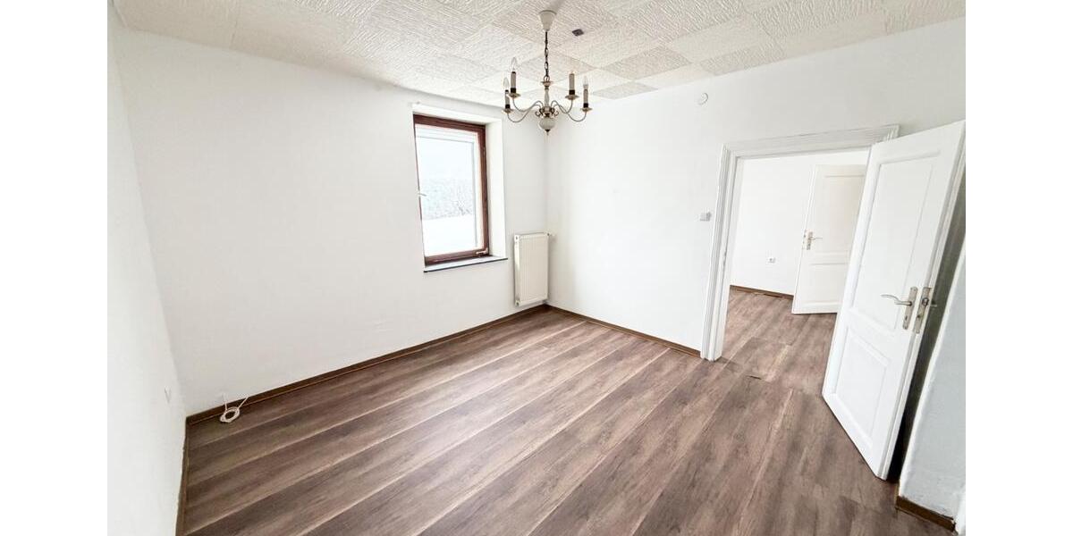Doppelhaushälfte Wallerfangen - 7 Zimmer, 150 m&sup2;, 1.050&euro; | Angebot:25886369
