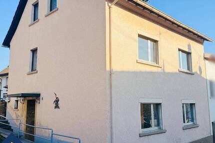 Haus Dillingen / Diefflen Diefflen - 8 Zimmer, 100 m&sup2;, 99.000&euro; | Angebot:26289726