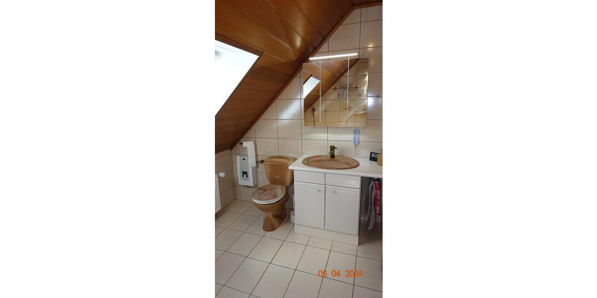 Dachgeschoßwohnung Saarbrücken West - 3 Zimmer, 83 m&sup2;, 570&euro; | Angebot:26630201